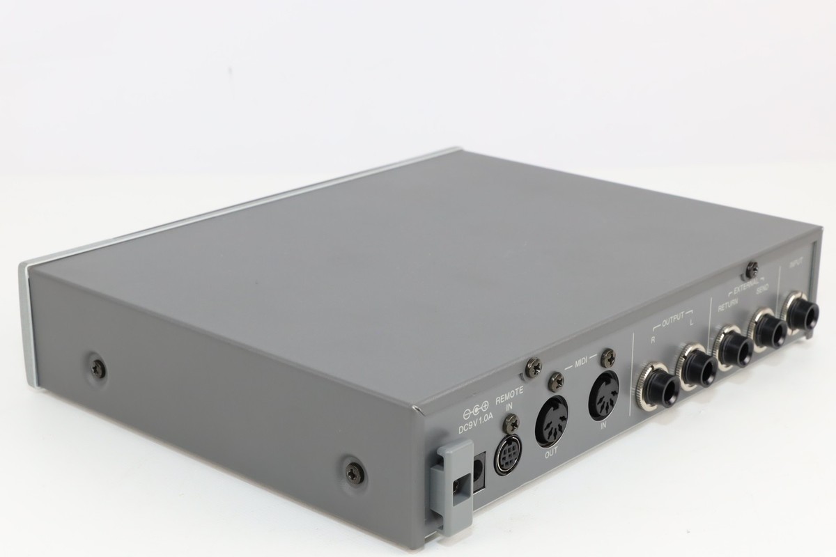 Repaired Near Mint Zoom 9030 Advanced Instrument Effects Processor