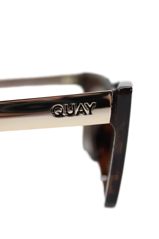 Gafas de sol Quay para mujer con montura negra ojo de gato con estuche Foto 4 de 4