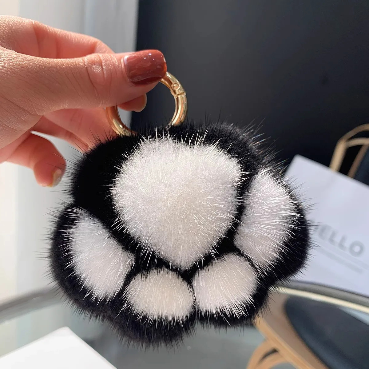 Adorable Mink Fur Cat Paw Key Ring
