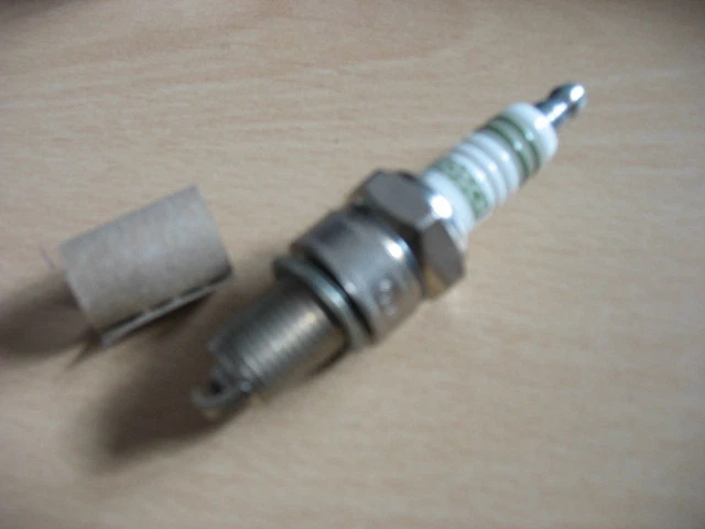 SET OF 4, GENUINE VAUXHALL BOSCH SPARK PLUGS - WR8DCX, 93188554 - Image 4 of 4