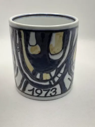 ROYAL COPENHAGEN By Gerd Hiort Peterson Fajance Annual Mug 1973