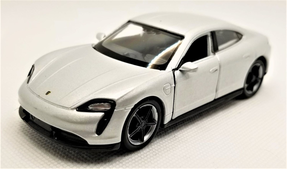 Welly - 1:34-1:39 Scale Model Porsche Taycan Turbo S Silver