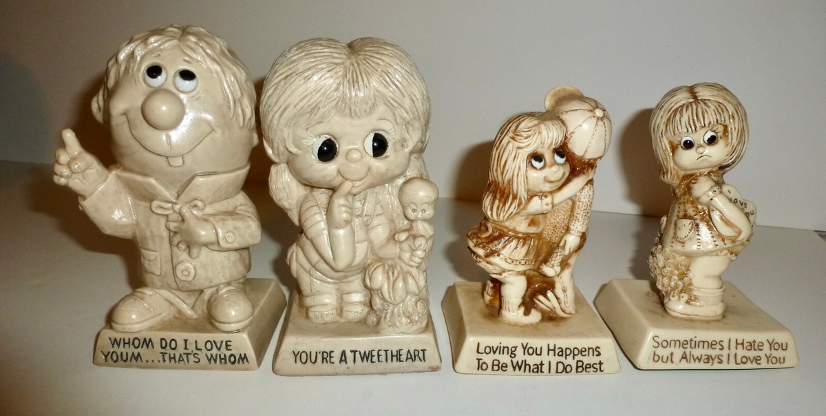 Lot Four (4) Assorted Vintage R & W / Russ & Wallace Berries Co