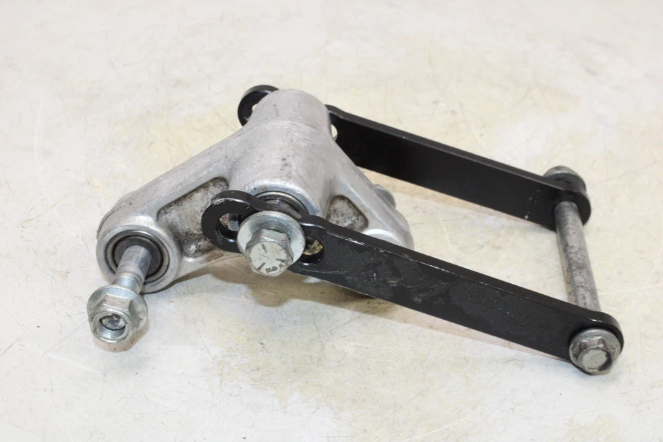 2006 SUZUKI HAYABUSA GSX1300R ЗАДНИЙ DOGBONE АМОРТИЗИРУЮЩЕЕ ЗВЕНО - Изображение 3 из 4