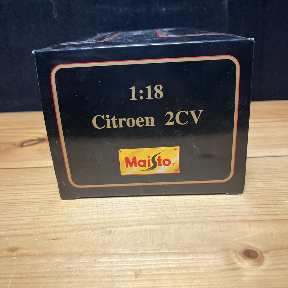 Maisto 1/18 Scale Diecast 31834 - Citroen 2CV 1952 - Cream/Grey - Image 2 of 4