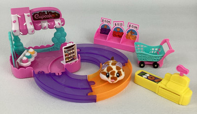 Zuru Hamsters In A House Food Frenzy Playset Interactive Pet Track Cupcake Shop 