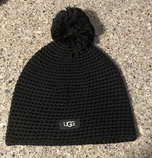 UGG AUSTRALIA BLACK CABLE KNIT BEANIE WITH YARN POM ONE SIZE NEW WITH TAGS 