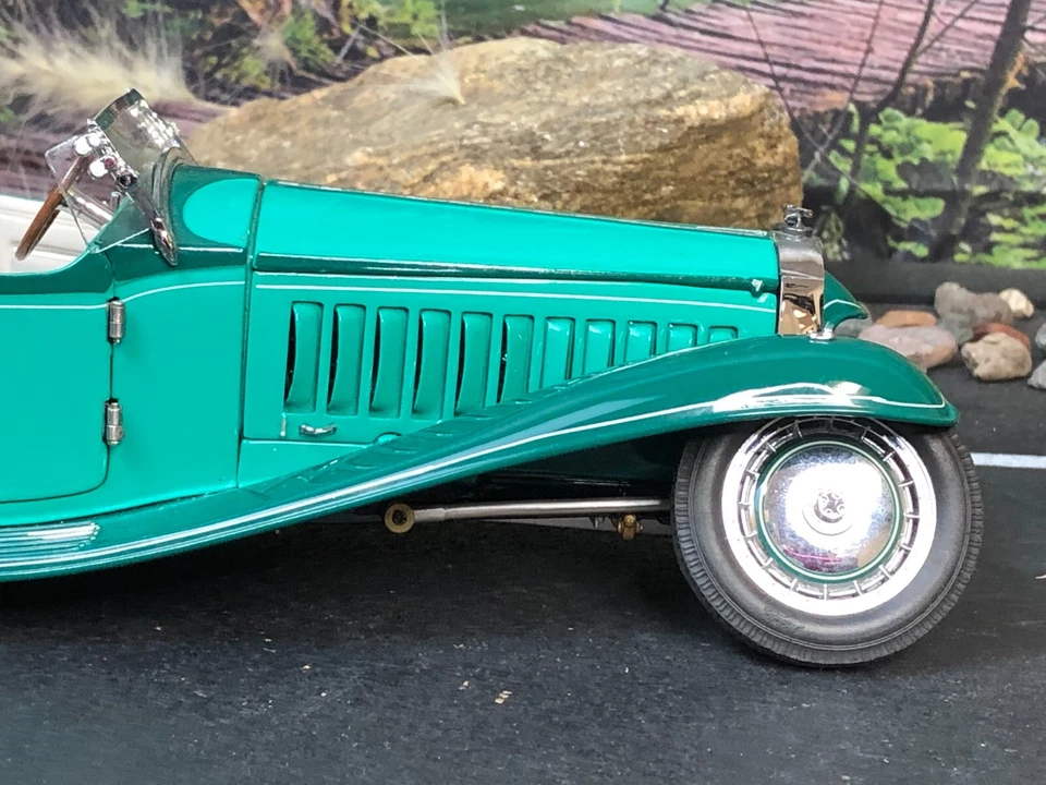 1:24 Diecast Franklin Mint GREEN 1929 BUGATTI ROYALE No Box AS-IS PARTS/REPAIR - Image 3 of 4