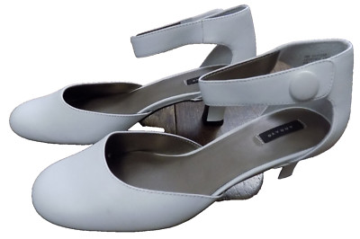 Array Womens Charlie Solid White Ankle strap Leather Pumps low 2'' heels EUC Sz 9