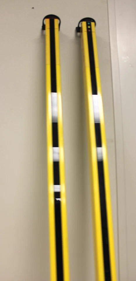 STI MiniSafe B MS4300 Series Light Curtain 64" Transmitter & Reciever MS4364B - Image 4 of 4