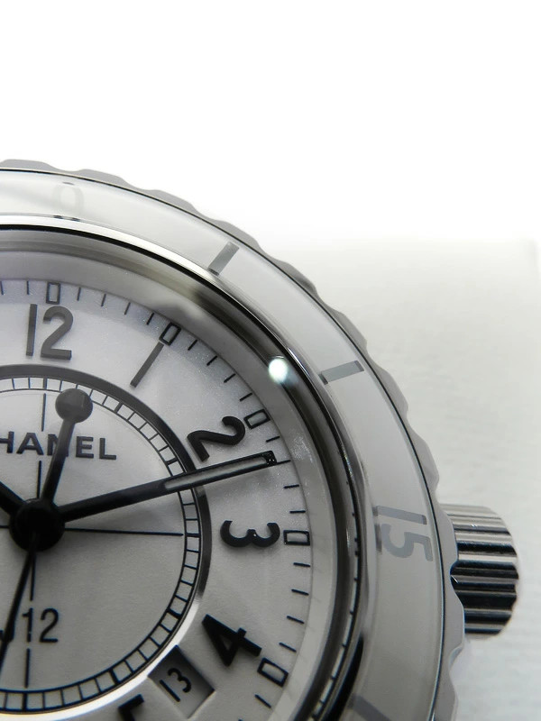 CHANEL J12 White Ceramic 33mm H0968 SW17158 image 4
