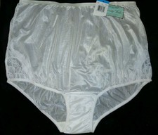 Vintage Vanity Fair White Nylon Floral Lace Mushroom Gusset Granny Panties 9 2X