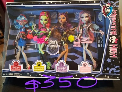 Monster High Ghouls Night Out 4-Doll Set Ghoulia Venus Clawdeen Rochelle