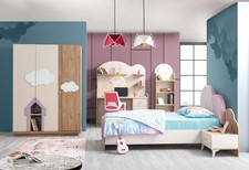 Zestaw Łóżeczko dziecięce Stolik nocny Komoda Szafa Półka na bukiet Biurko