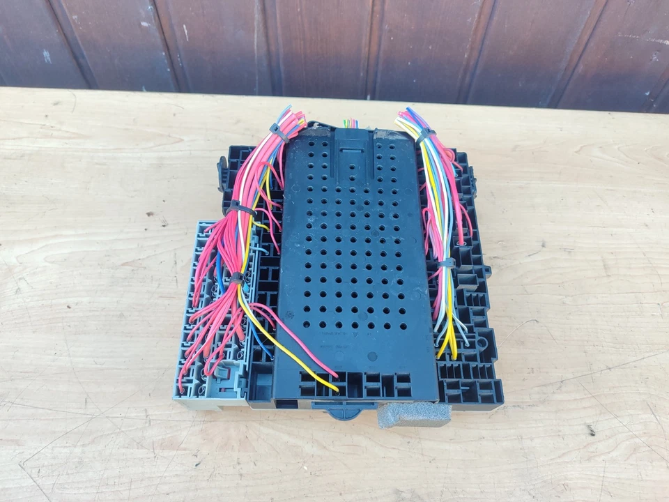 Scatola fusibili posteriore cablaggio REM VOLVO V70 II 8645729 8645410 8645411 - Immagine 2 di 3