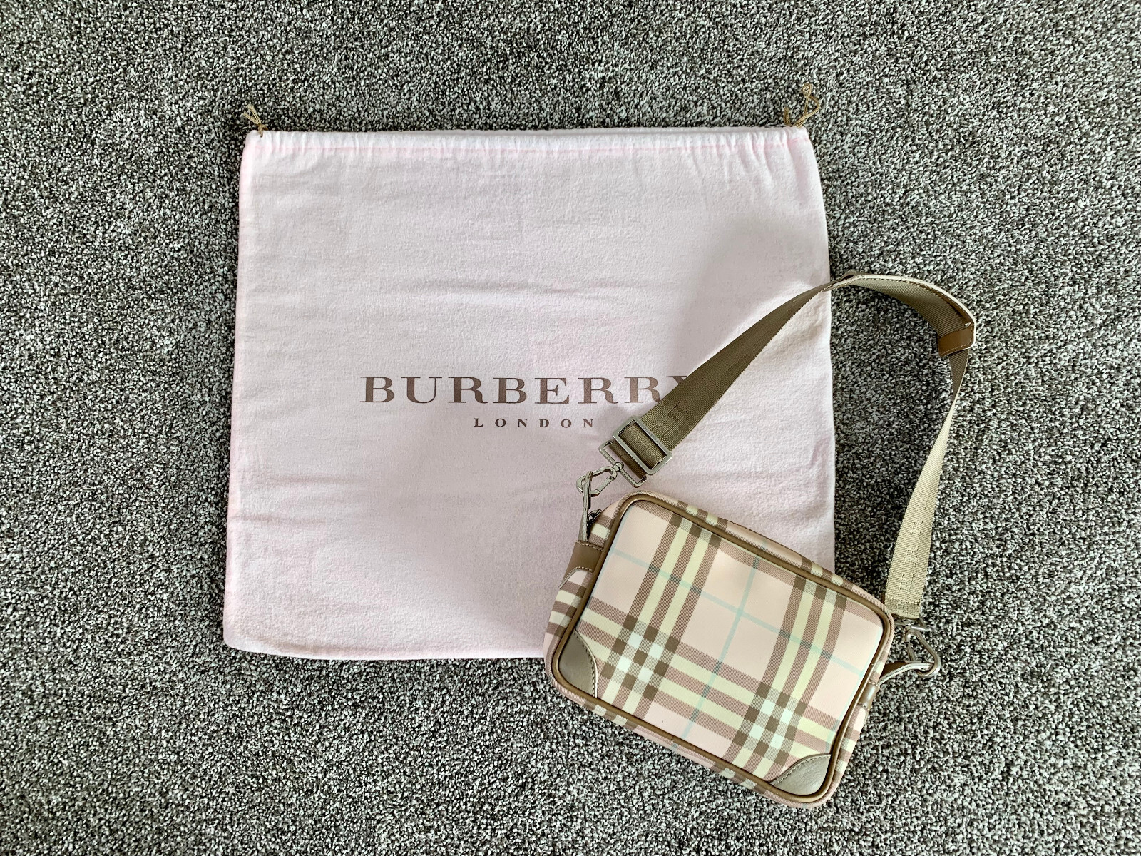 Burberry Burberry Reversible pouch in pink nylon with Check pattern main image 1
