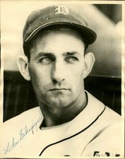 CHARLES GEHRINGER  DETROIT TIGERS HALL OF FAME   AUTOGRAPHED 8 X 10 PHOTO 