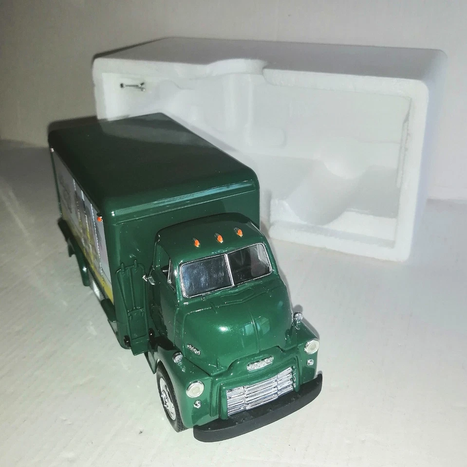 FIRST GEAR 1/34 GMC INSULATED VAN 1952 O'DOUL'S OASIS COD.19-1352 - Immagine 3 di 4