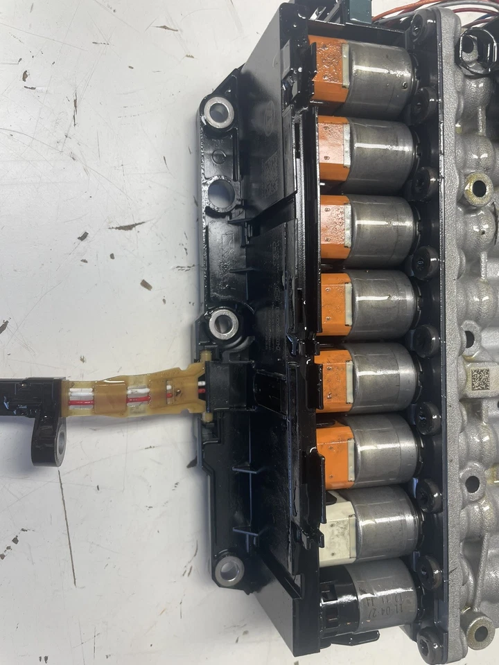 Audi A6 2008 3,2 carrocería de válvula de transmisión automática OEM Bosch Foto 4 de 4