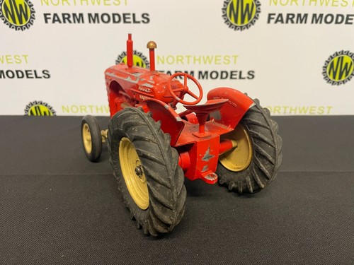 LESNEY MOKO MODELLINO GRANDE SCALA TRATTORE MASSEY HARRIS 745D CON SCARICO - Foto 2 di 5