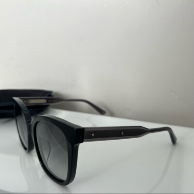 NWOT Bottega Venetta Sunglasses unisex. Grey/smoke. 100% authentic designer. NWOT Bottega Venetta Sunglasses unisex. Grey/smoke. 100  main image 3