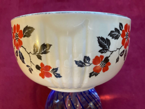 VERY NICE HALL'S 6.25" KITCHENWARE BOWL with RED POPPY DESIGN - Picture 1 of 4