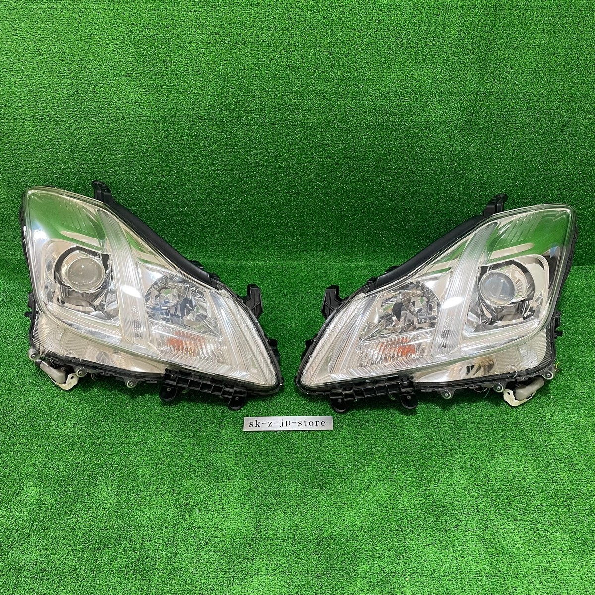 Toyota Genuine Crown Royal HCHR-686 GRS200 GRS201 HID Headlight