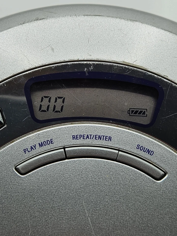 Reproductor de CD portátil Sony D-EJ621 Walkman plateado protección G - probado y funcionando Foto 3 de 4