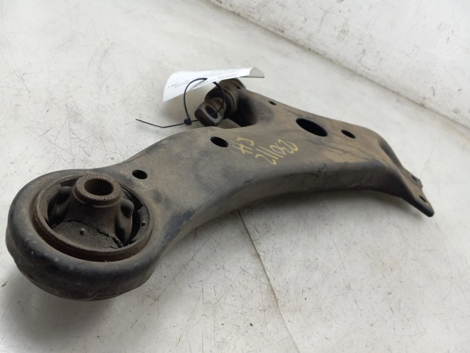 08-19 TOYOTA HIGHLANDER 3,5 L TRACCIÓN DELANTERA EN EL LADO DEL PASAJERO BRAZO DE CONTROL INFERIOR DELANTERO Foto 2 de 4