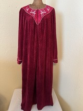 Vintage Ashley Ames Robe 2X Red Embroidered Housecoat Zip Front USA Cottagecore