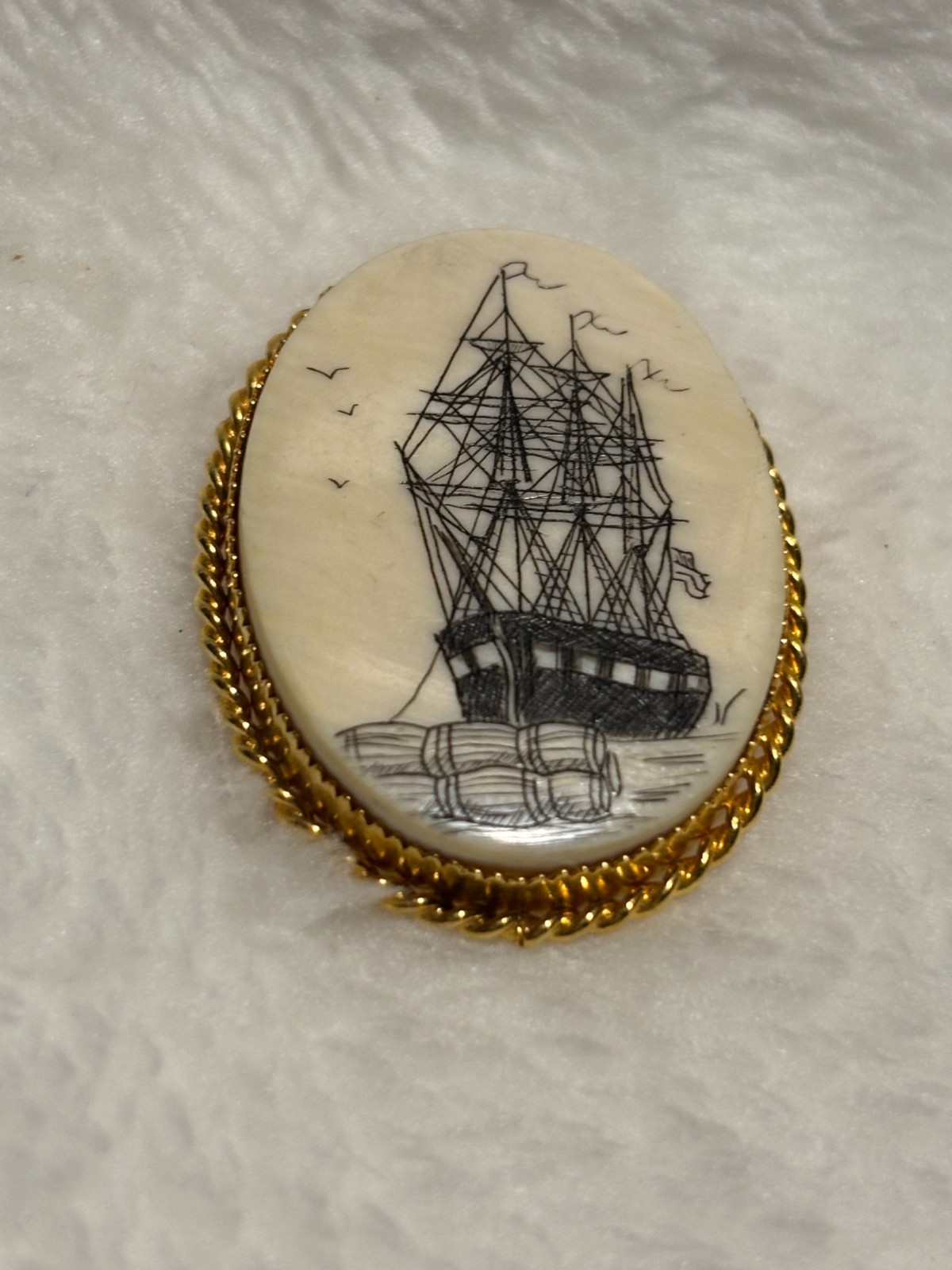 Necklace/Broch - image 1