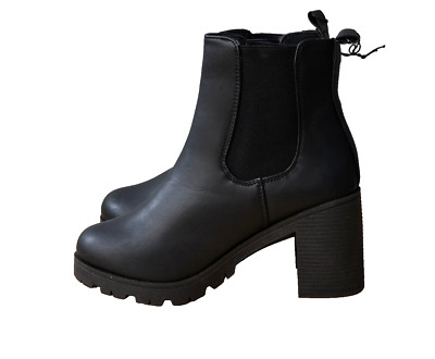 RUE 21 Slip On High ANKLE Chunky BOOTS 2'' Heels SIZE 7  BLACK  NEW