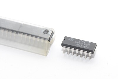 2x Lin. Spannungsregler STMicroelectronics Typ LM723CN, Voltage Regulator, NOS