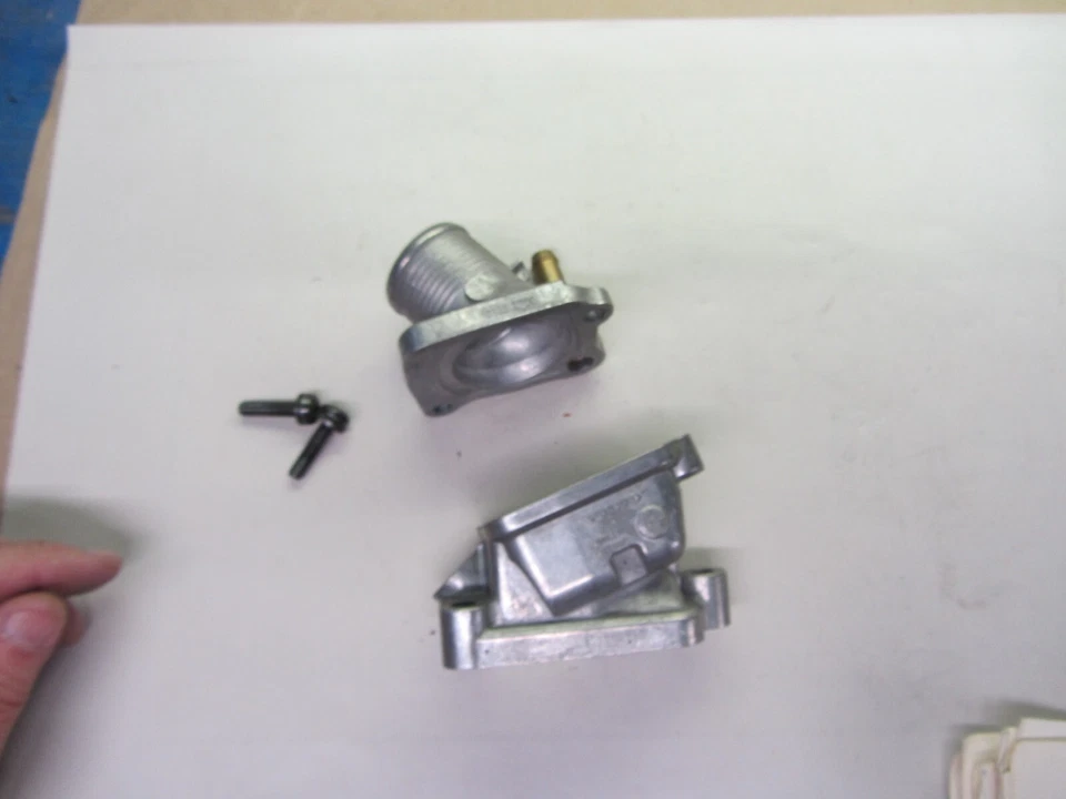 Carcasa de termostato original Volvo solamente, 31283700 Foto 4 de 4