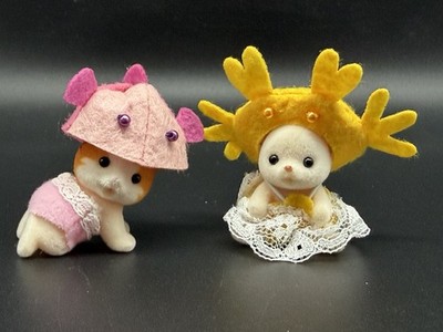 Sylvanian Families 2022 Baby Aqua Parade Lottery Maple Cat & Chihuahua