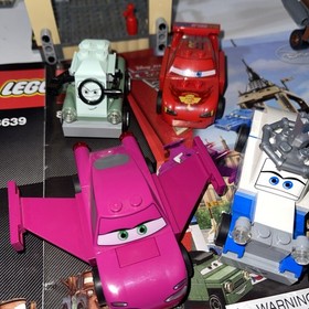 LEGO Cars: Big Bentley Bust Out (8639) Used 100% complete w/instructions No box