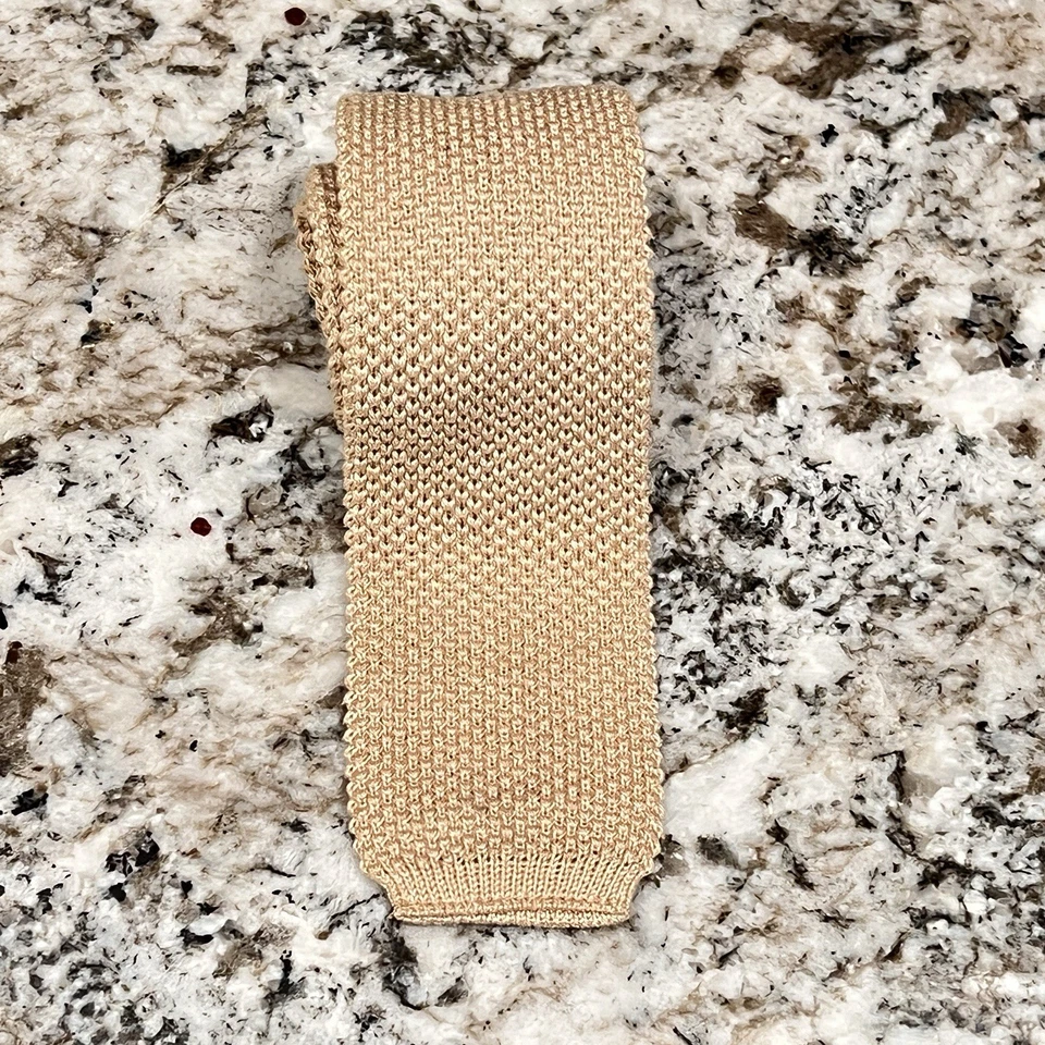 Винтажный Levi's вязаный галстук сделано исключительно для рубашек Levi's бежевый шампанское - Изображение 2 из 4