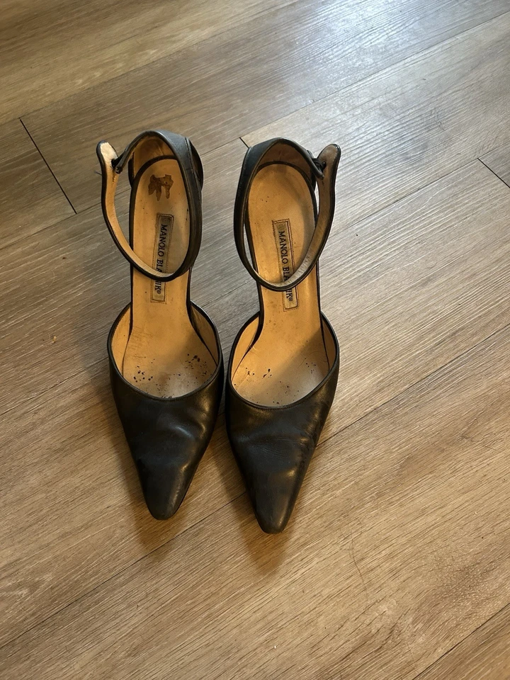 Zapatos de salón Manolo Blahnik vintage azul marino con correa al tobillo Foto 4 de 4