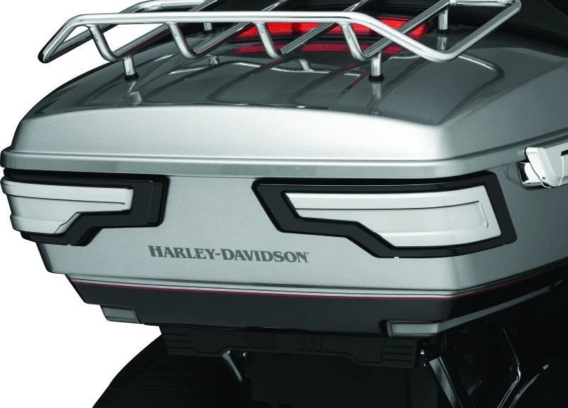 Luces traseras Tracer Tour Pak lentes de humo negras Kuryakyn 2955 Foto 3 de 4