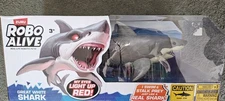 Robo Alive Great White Shark Zuru, Battery-Powered Robotic Light up BRAND NEW