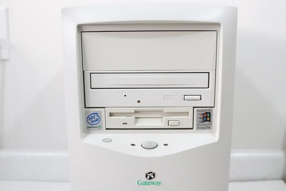 Gateway Professional v933 Intel Pentium III, 128MB RAM, Windows ME ⭐Retro Gaming - Image 2 of 4