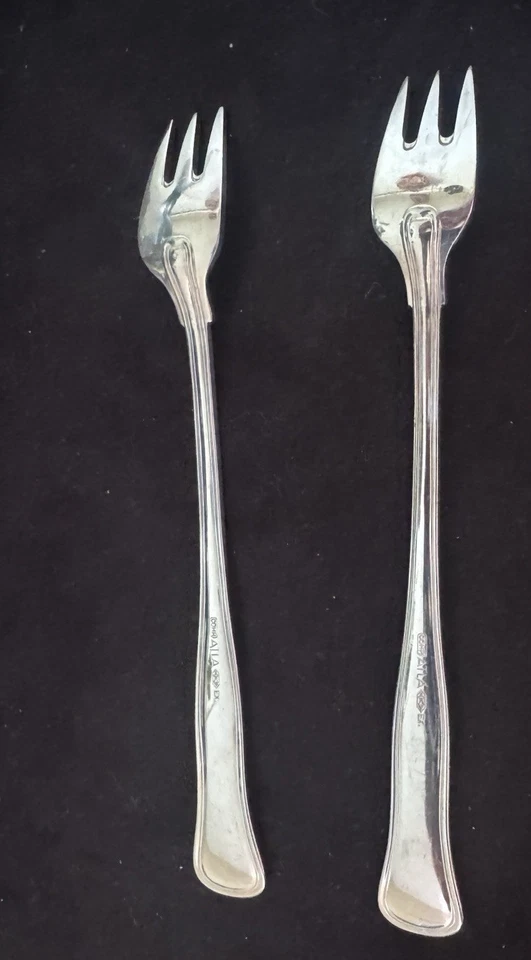 Dos horquillas infantiles sin usar estampadas Cohr ATLA EX placa de plata pesada con caja original Foto 4 de 4