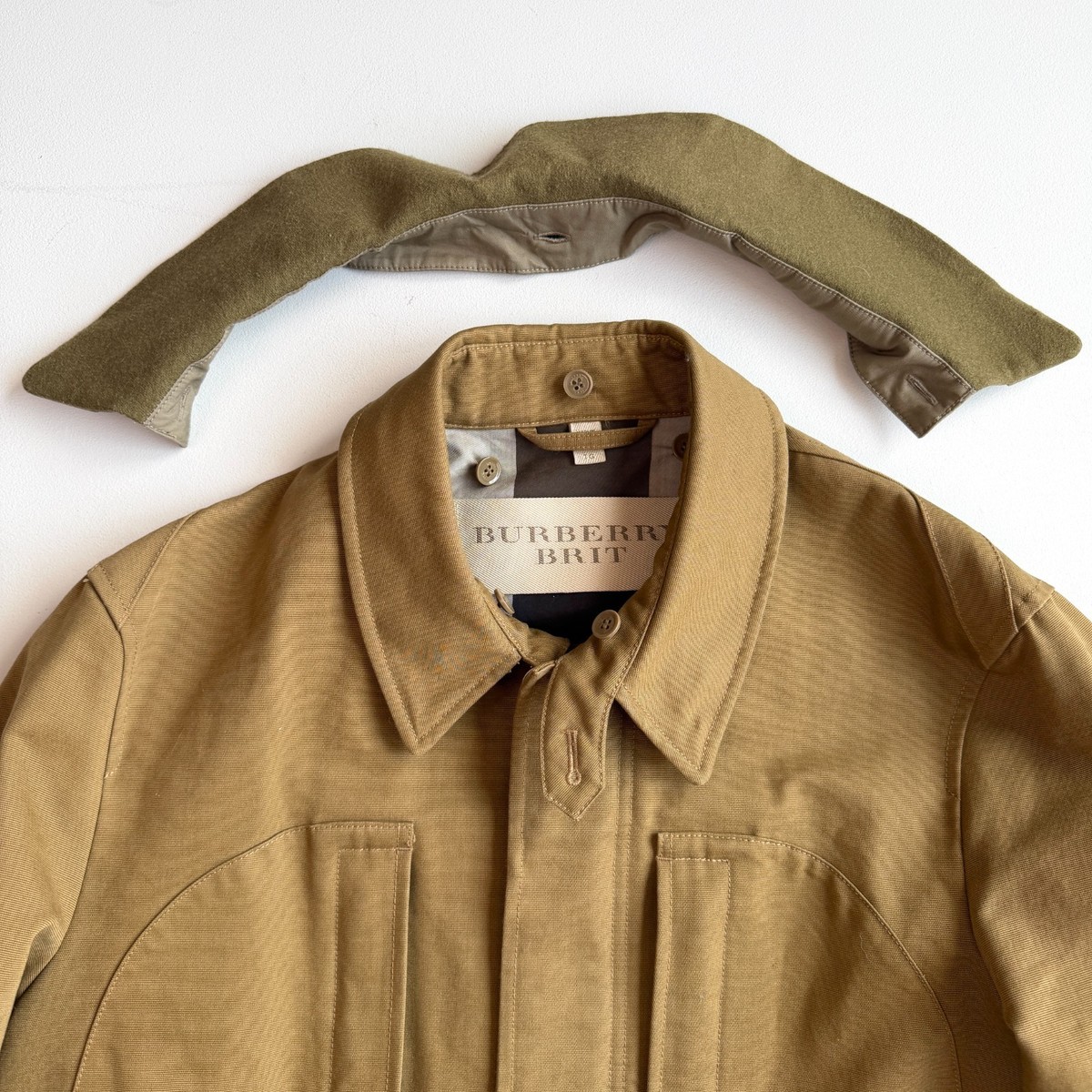 MINT Burberry Brit (XL) Jungle Cloth Grosgrain Cotton Wool Collar