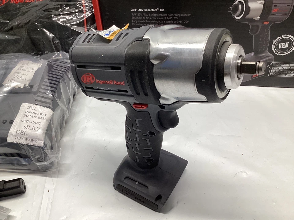 Ingersoll Rand 20 Volt Mid-Torque 3/8" Cordless Impact Tool Kit Foto 4 de 4