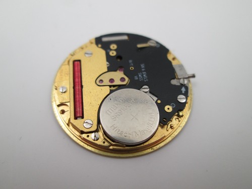 Máquina y esfera Omega. Movimiento cuarzo. Calibre ETA 255411. Dial dorado. 1980 - Imagen 5 de 5