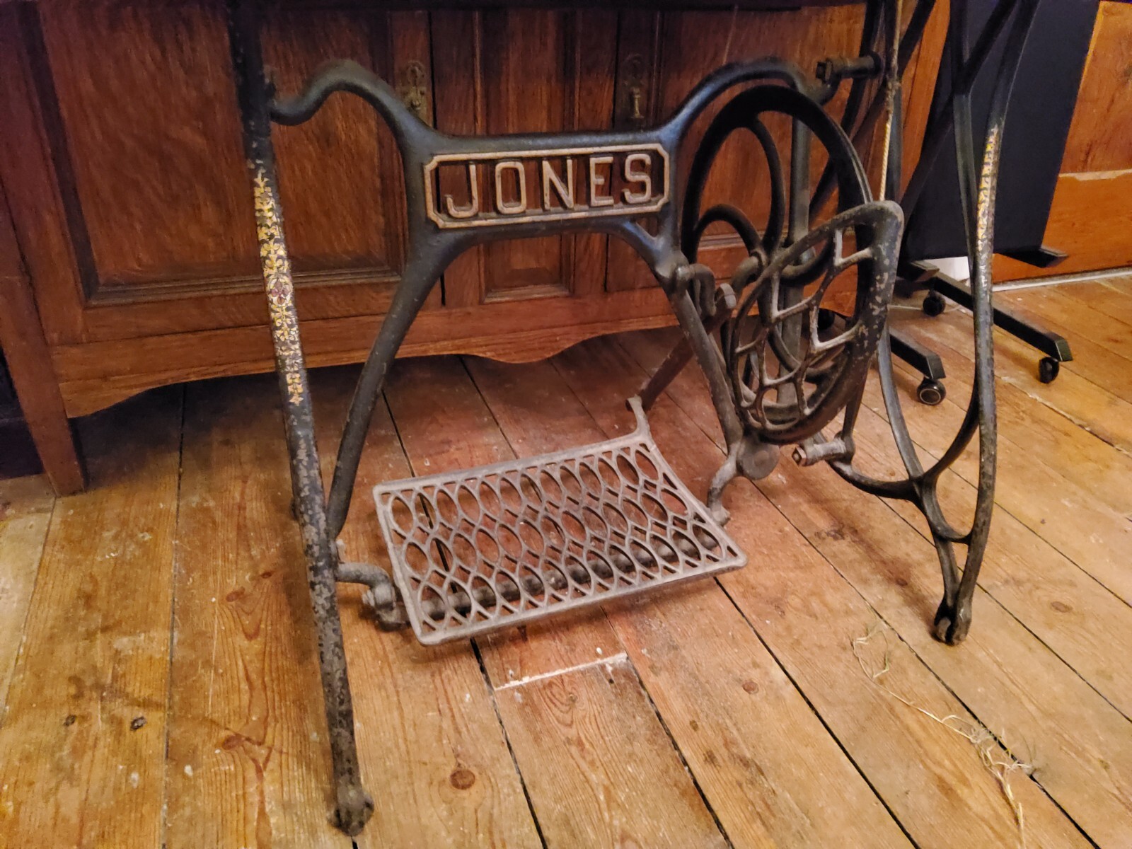 Antique / Vintage JONES "Queen Alexandra" Treadle Sewing Machine eBay