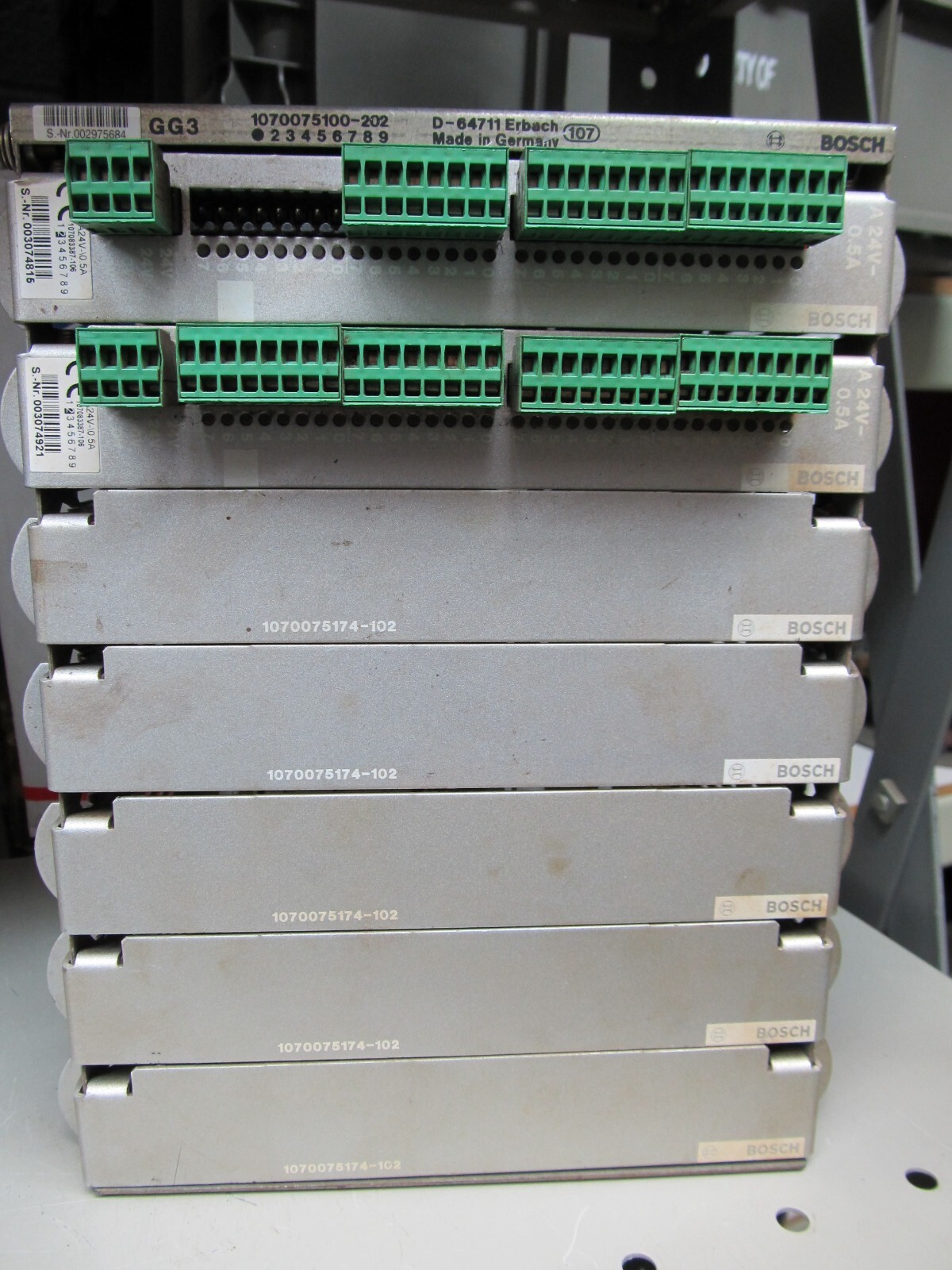 BOSCH 1070075100-202 / D-64711, 7 SLOT CHASIS W/ 2 PROFIBUS MODULES (SEE PICS)