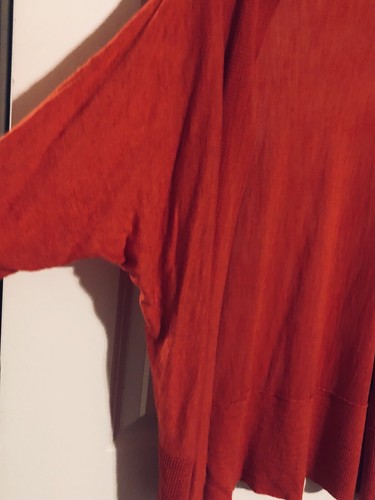Die limitierte offene Strickjacke vorne groß - Bild 2 von 8