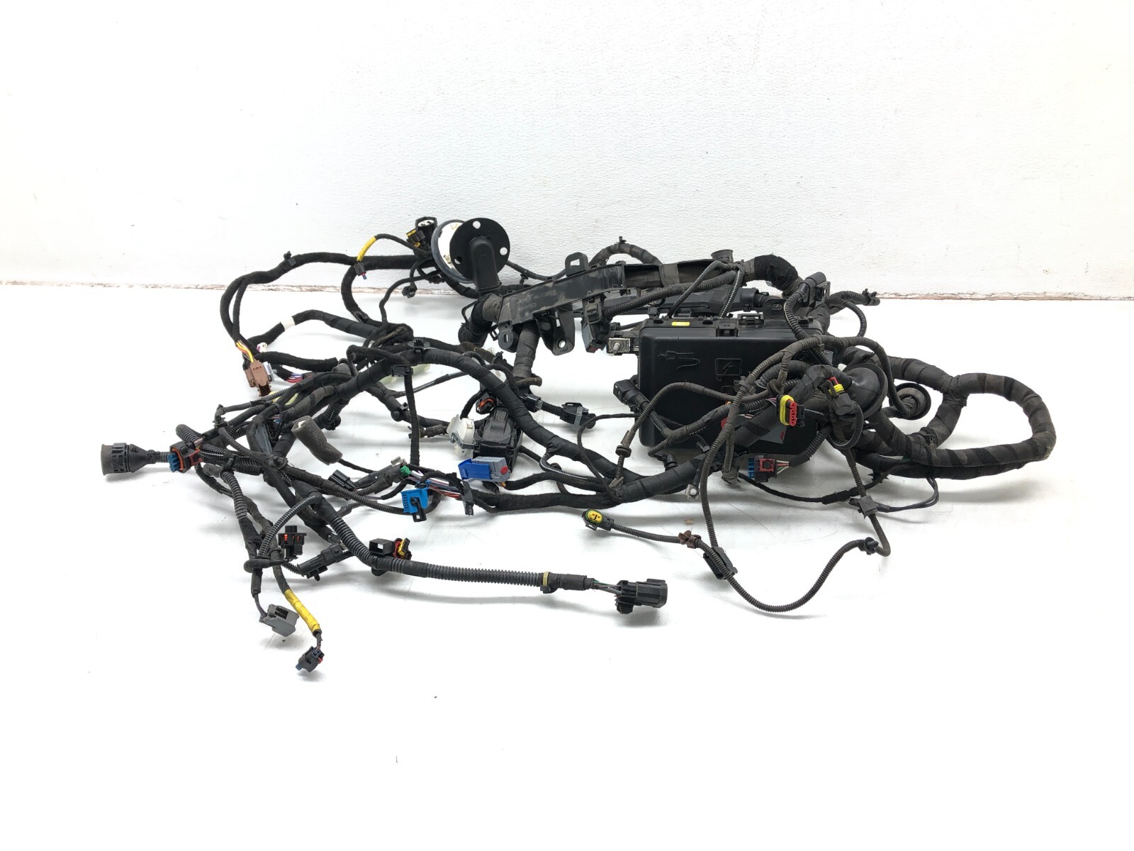 2017-2020 MASERATI LEVANTE S 3.0L V6 ENGINE BAY WIRING HARNESS OEM.