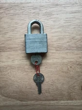 Vintage Master Lock Co. Milwaukee No. 3 Padlock E356 With 2 Keys USA Made